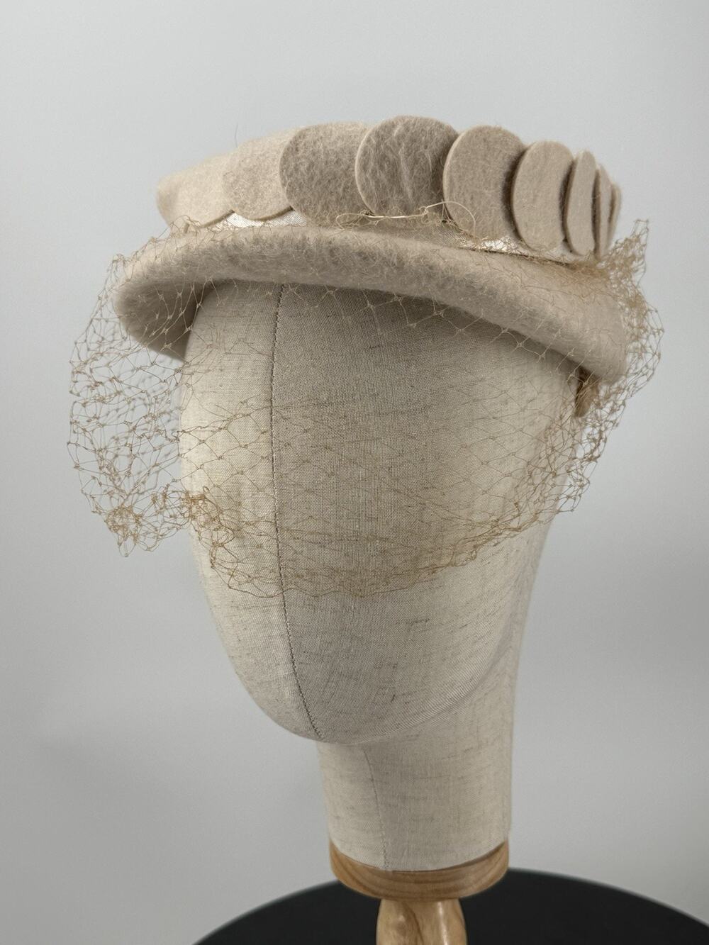 Vintage 1940 1950 Ladies Hat Cream With Netting Pillbox